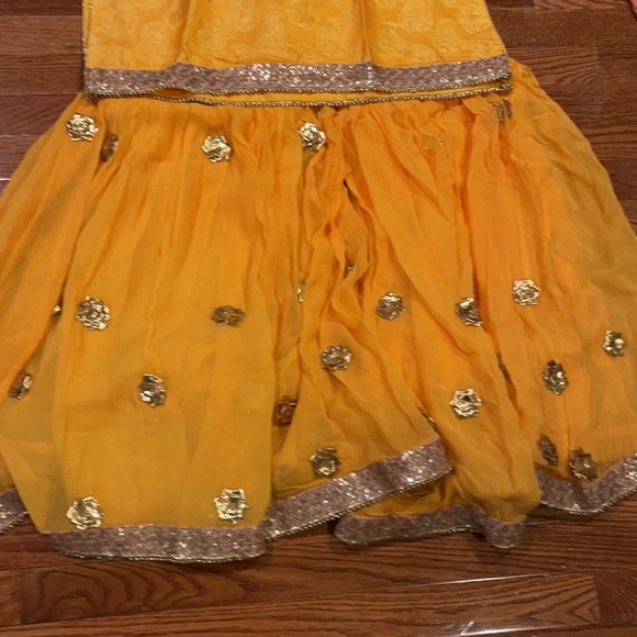 DIWALI SPECIAL!!!!!! Gorgeous sharara - Picture 13 of 16